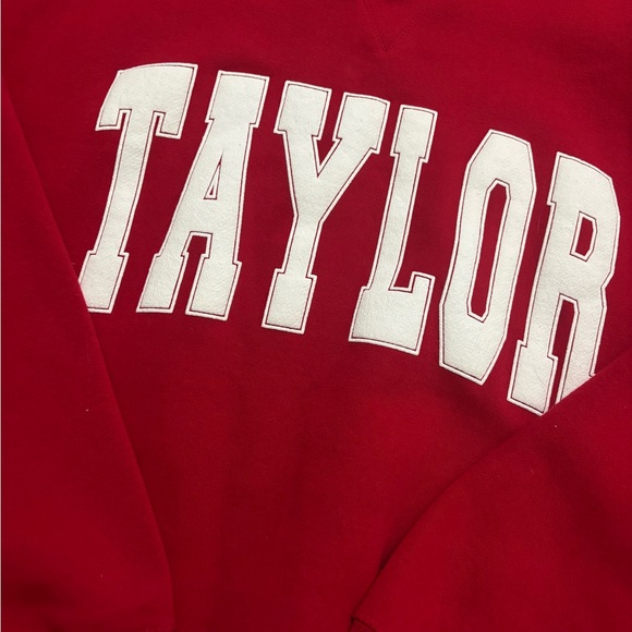 Taylor RedSweater - Picture 3 of 3